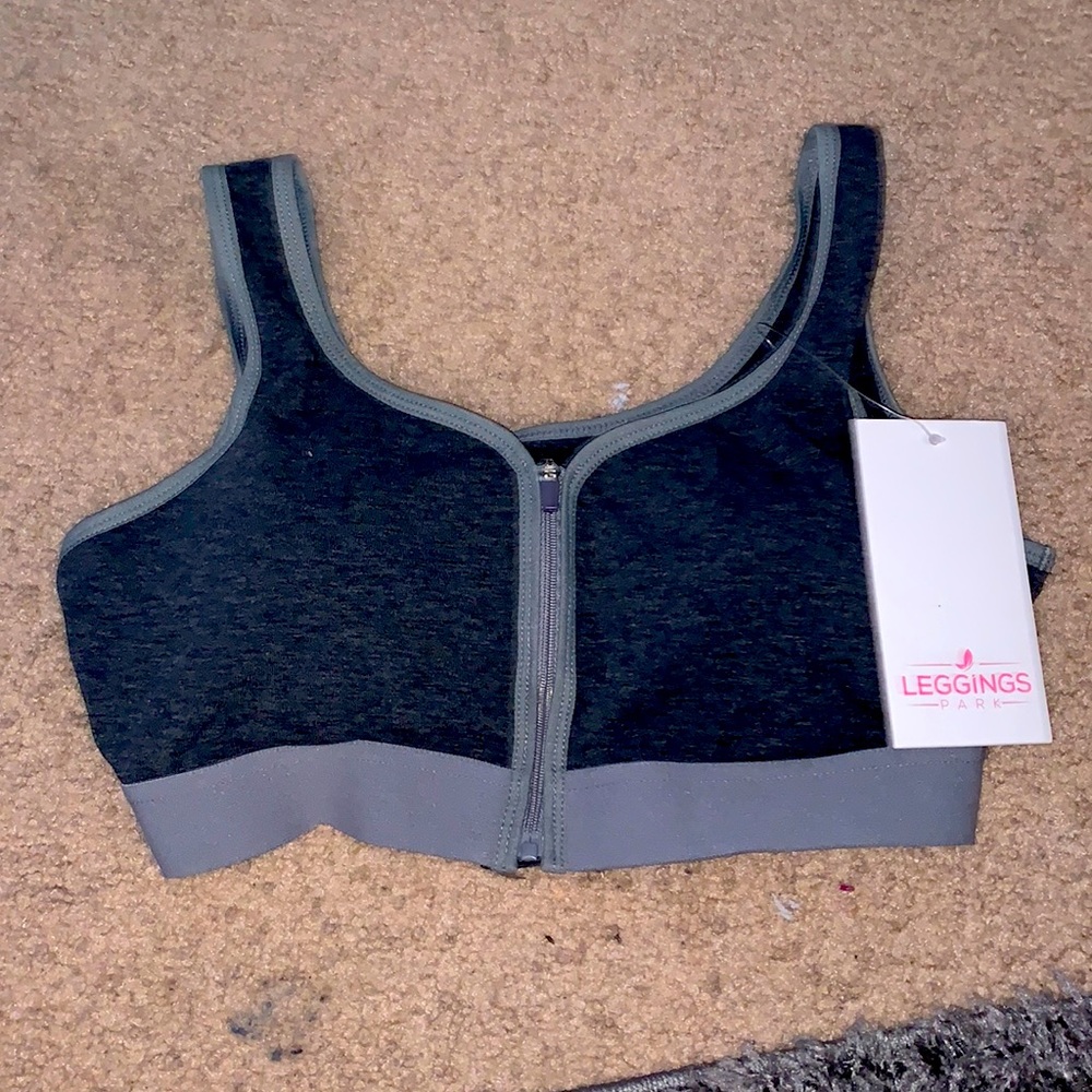zip up sports bra